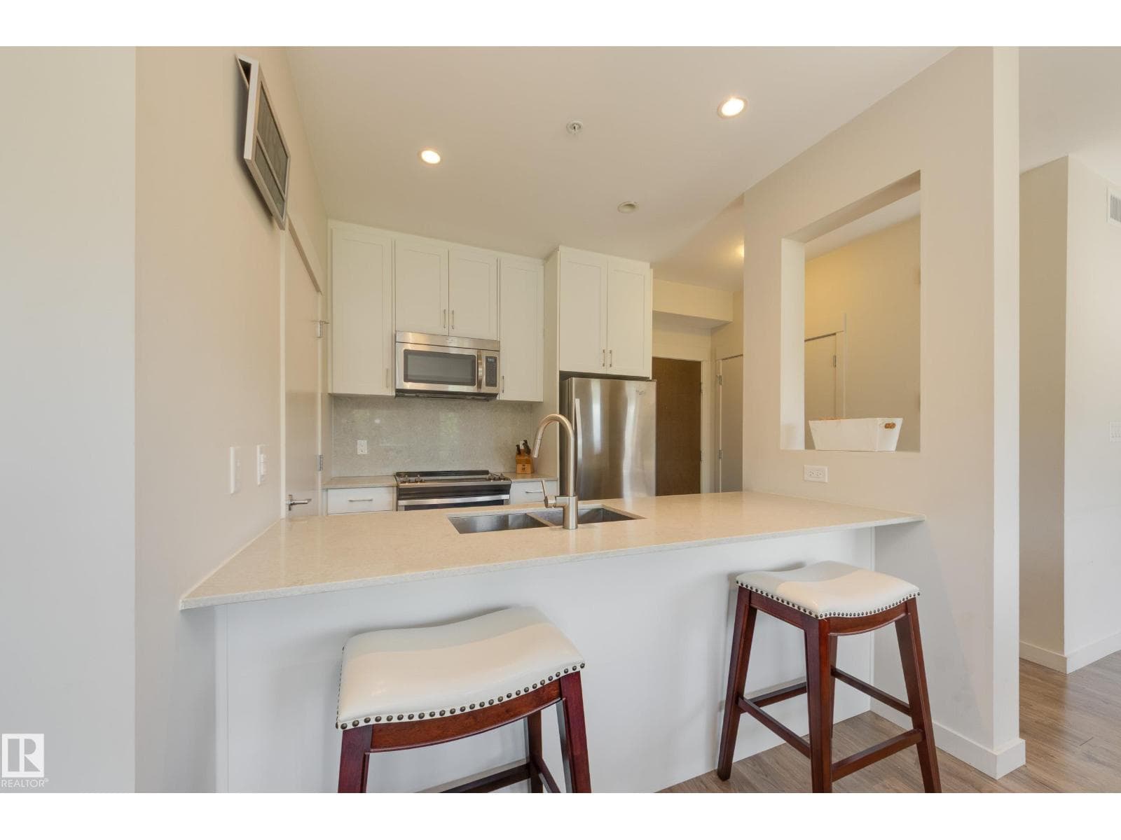 #405 5 ST LOUIS ST — photo 3