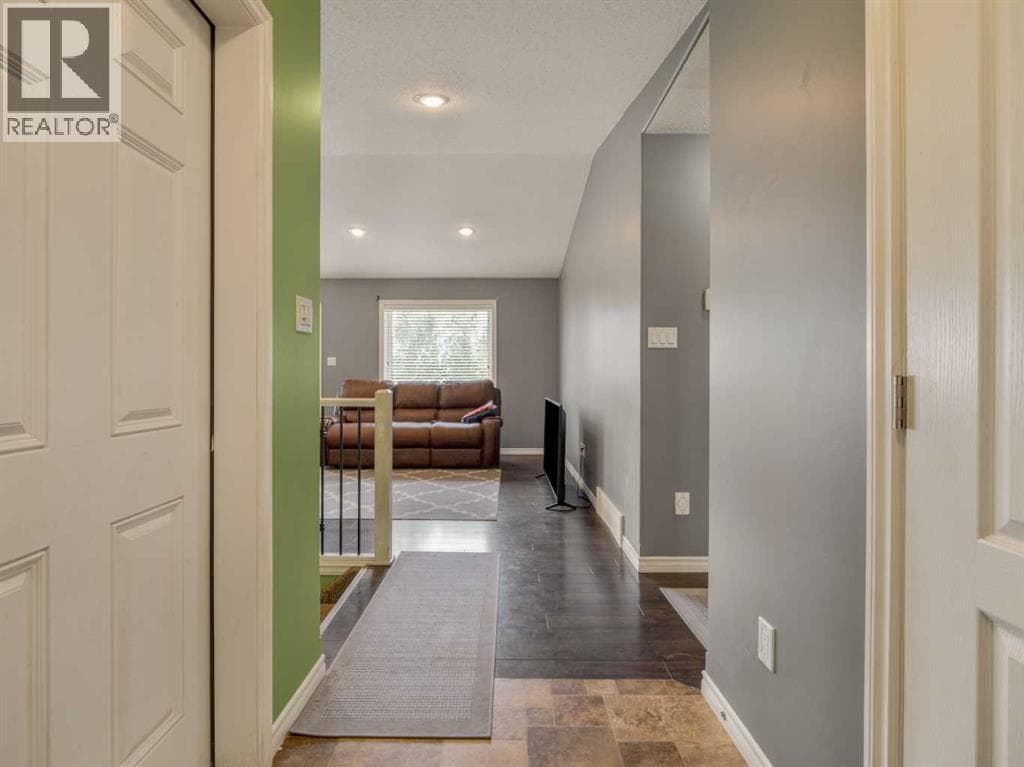 350 Mt Sunburst Way W — photo 4