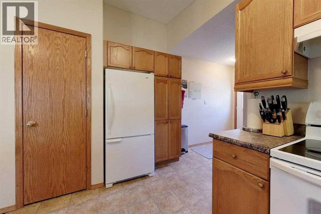 32 1 Avenue SW — photo 4