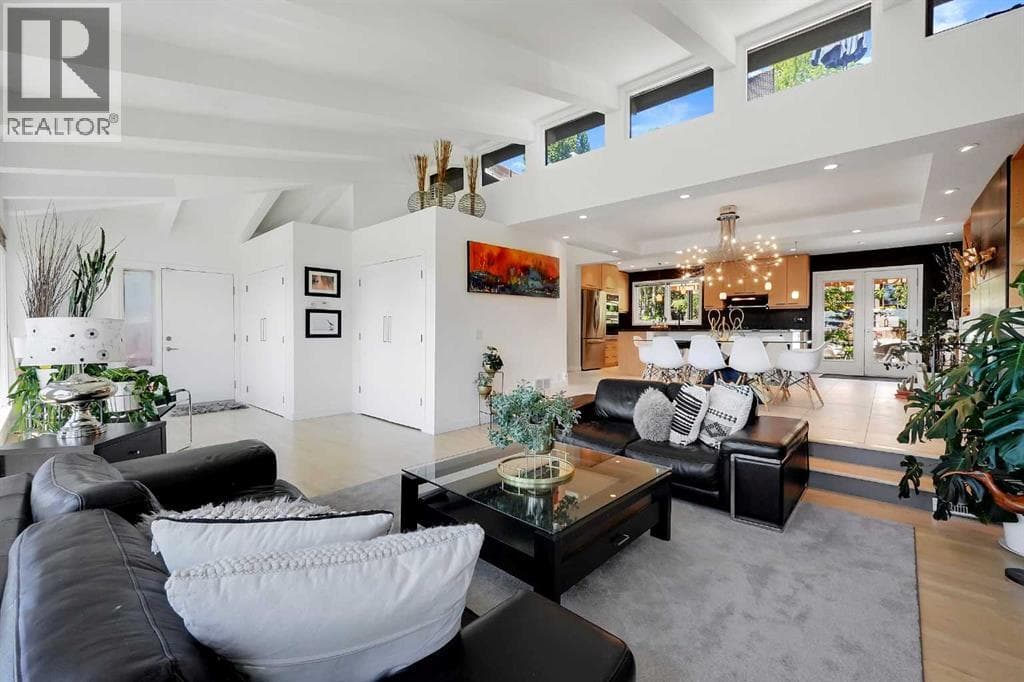 1718 12 Avenue NW — photo 3