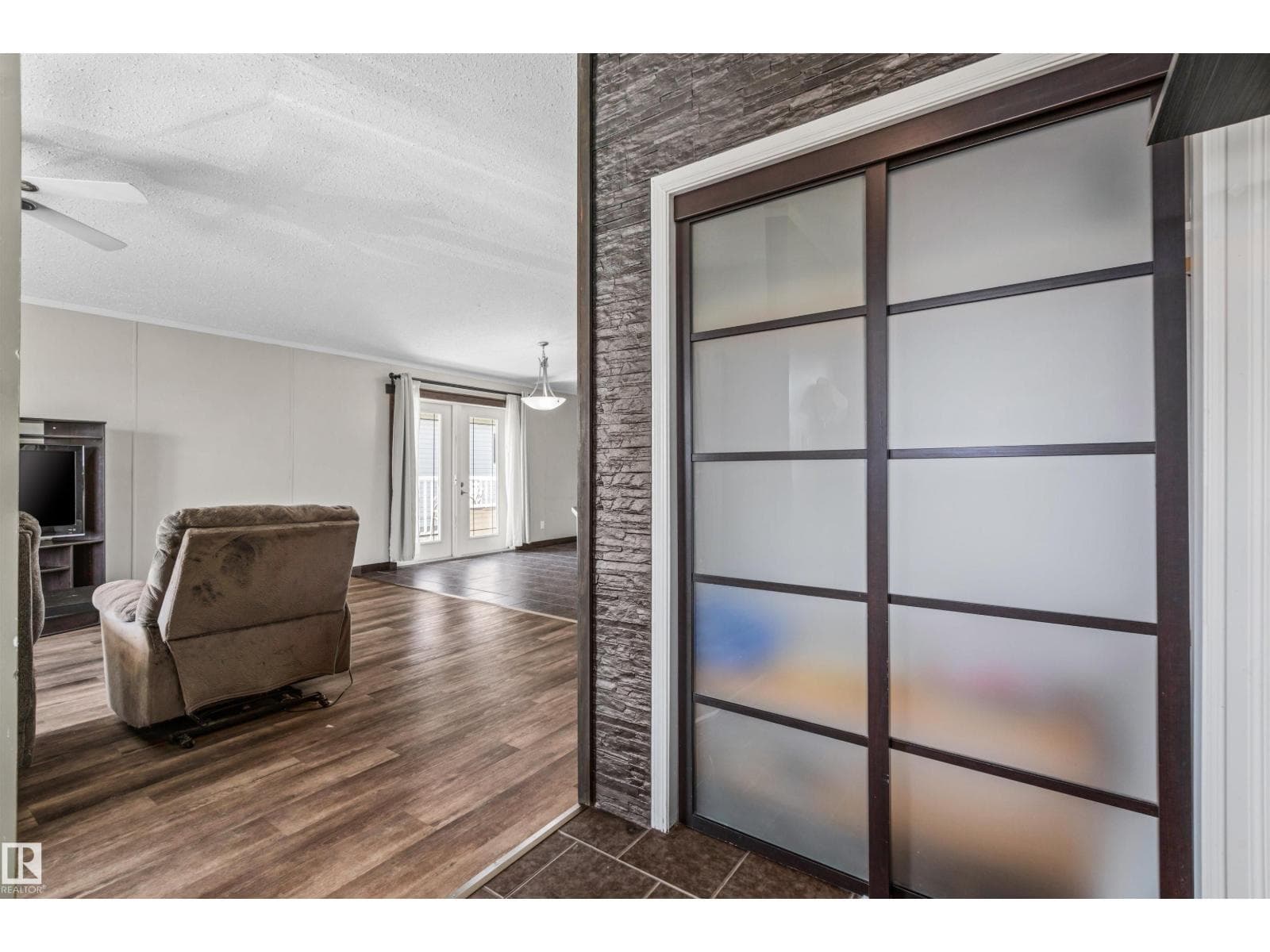 1172 Aspen DR W — photo 2
