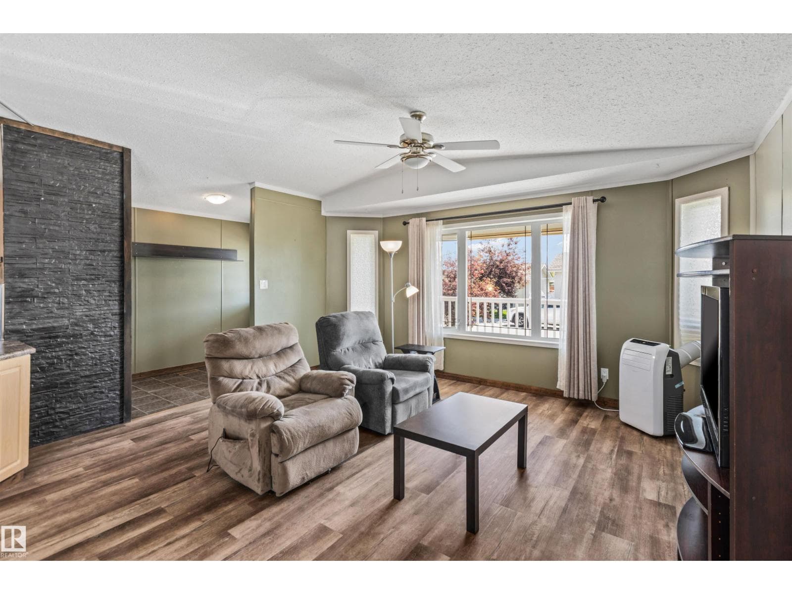 1172 Aspen DR W — photo 4