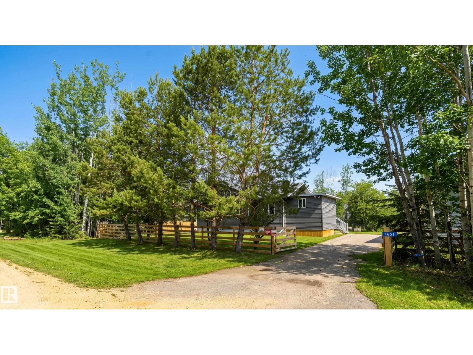 1651 LAKEVIEW LN