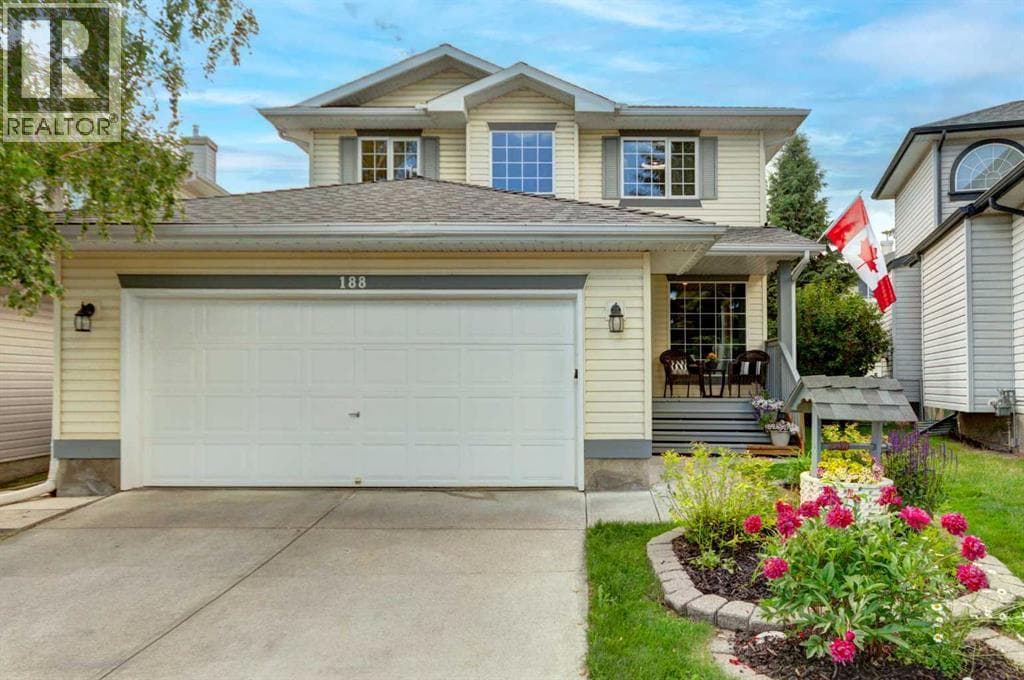 188 Mt Selkirk Close SE — photo 2