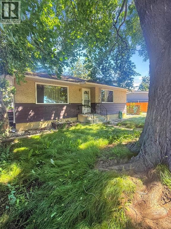 2411 5 Avenue N — photo 2