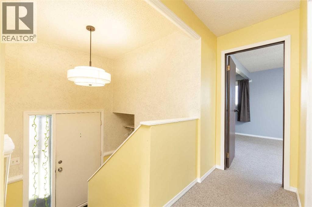 627 11 Street — photo 3