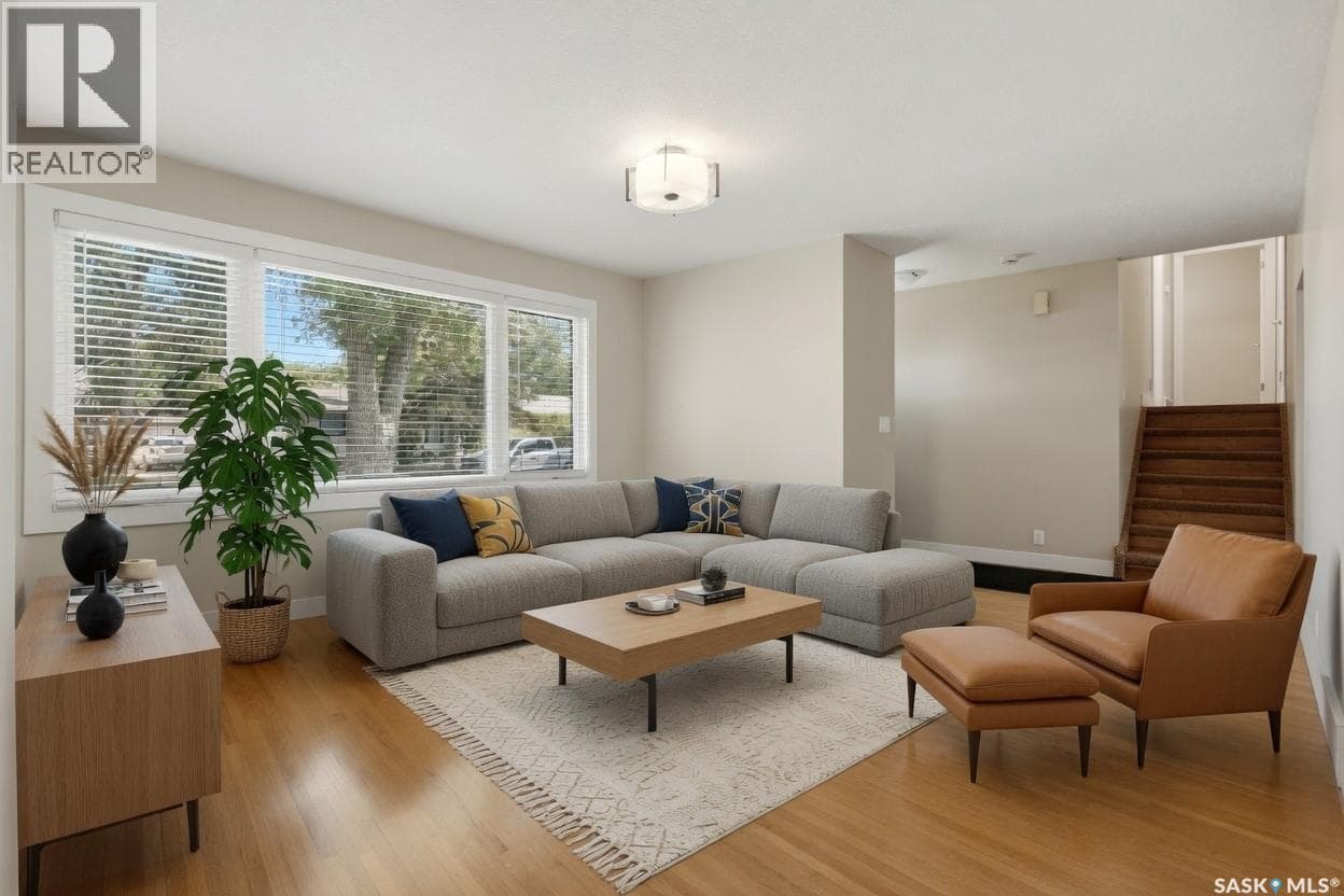 233 Orchard CRESCENT — photo 3