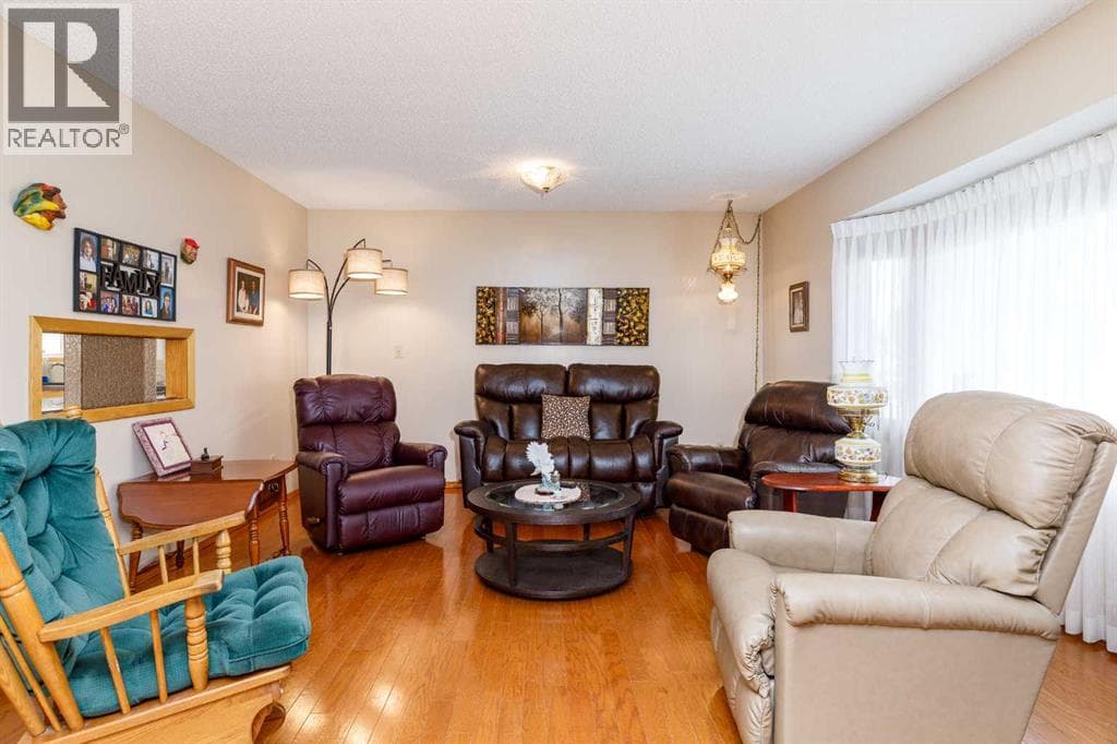 88 McCullough  Cresent — photo 5