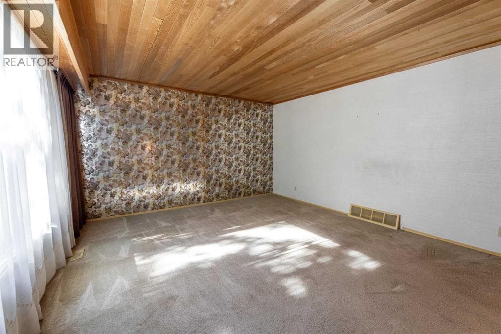 548 Mountain Street — photo 3