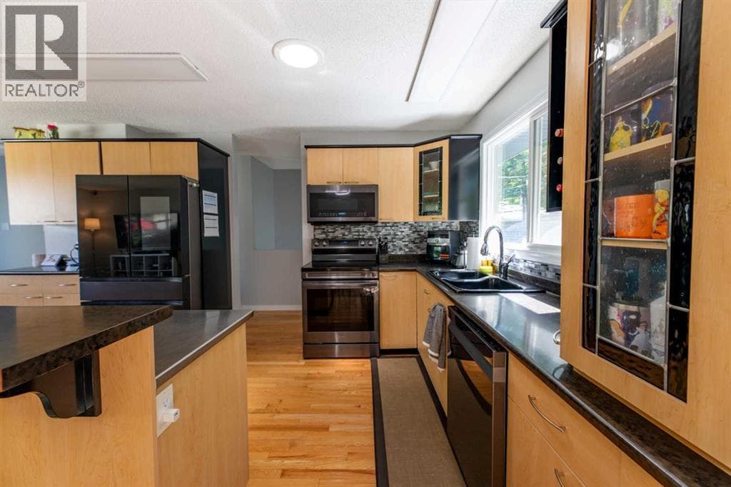 153 Alder Drive — photo 4