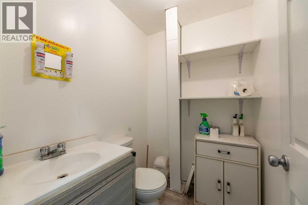120 Steele Crescent — photo 4