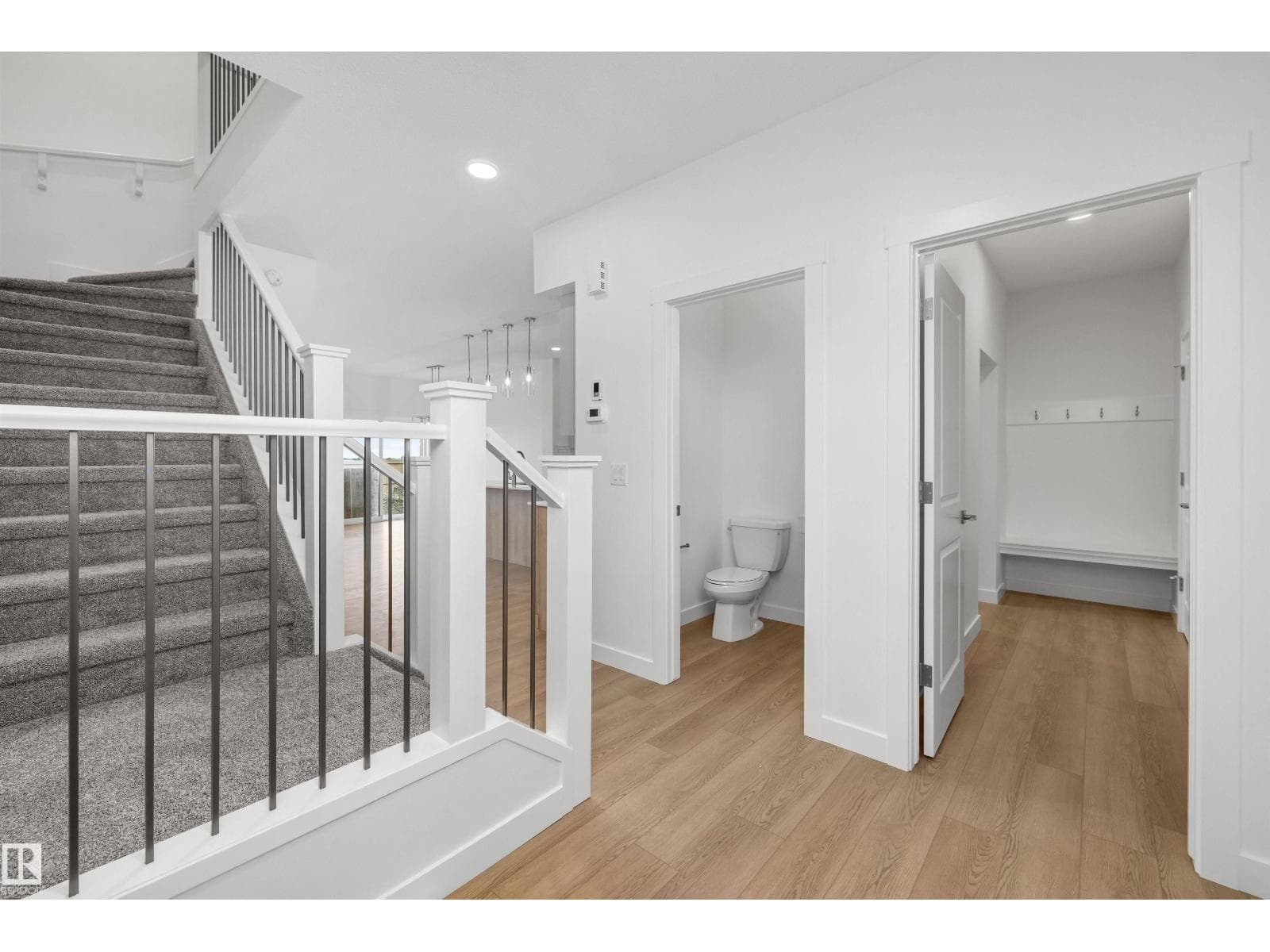 6292 180 AV NW — photo 4