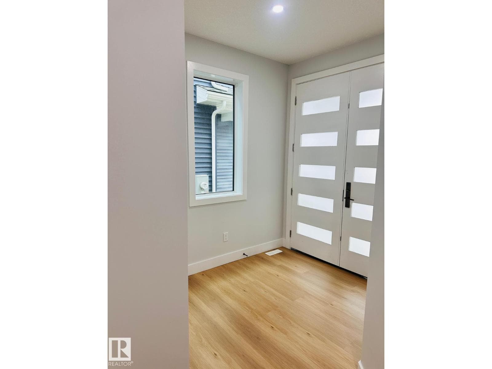 8912 MAYDAY WY SW — photo 2