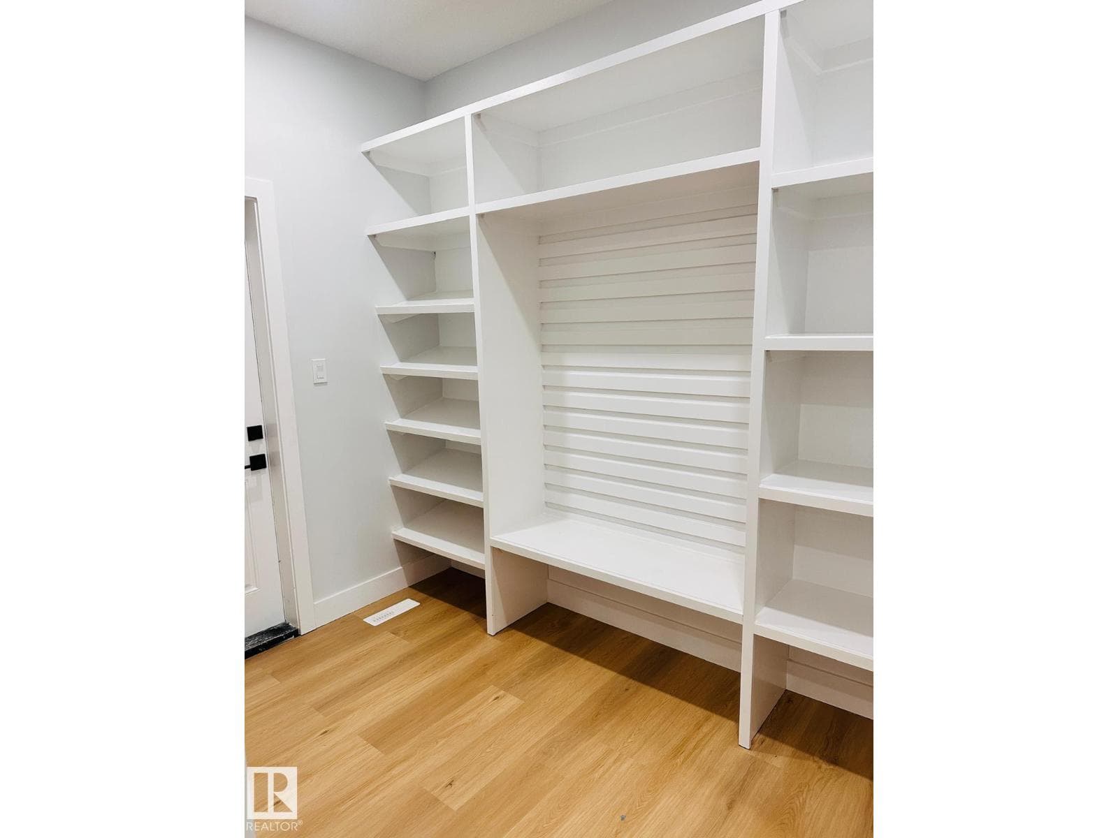 8912 MAYDAY WY SW — photo 4