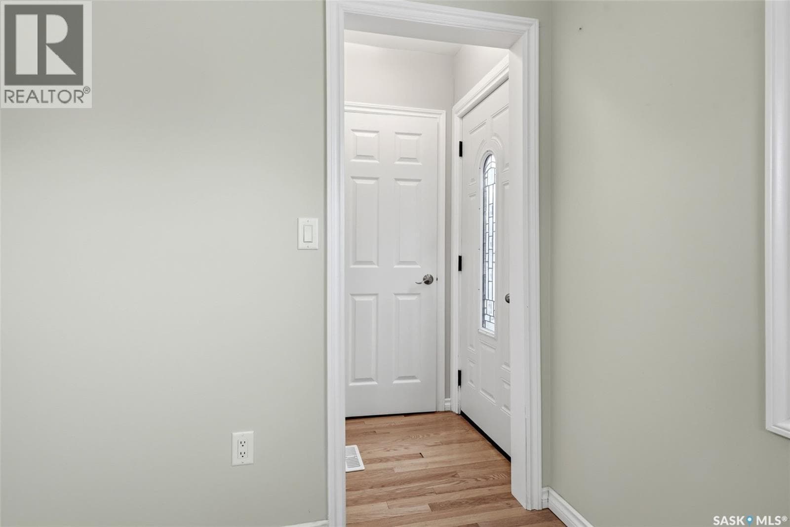 303 COLLEGE AVENUE — photo 3