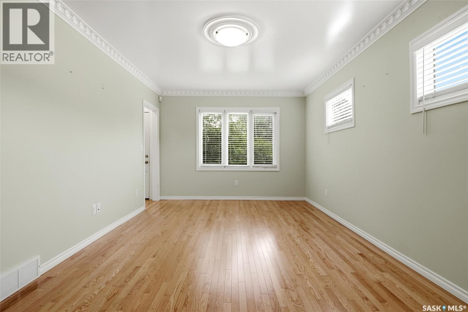 303 COLLEGE AVENUE — photo 4