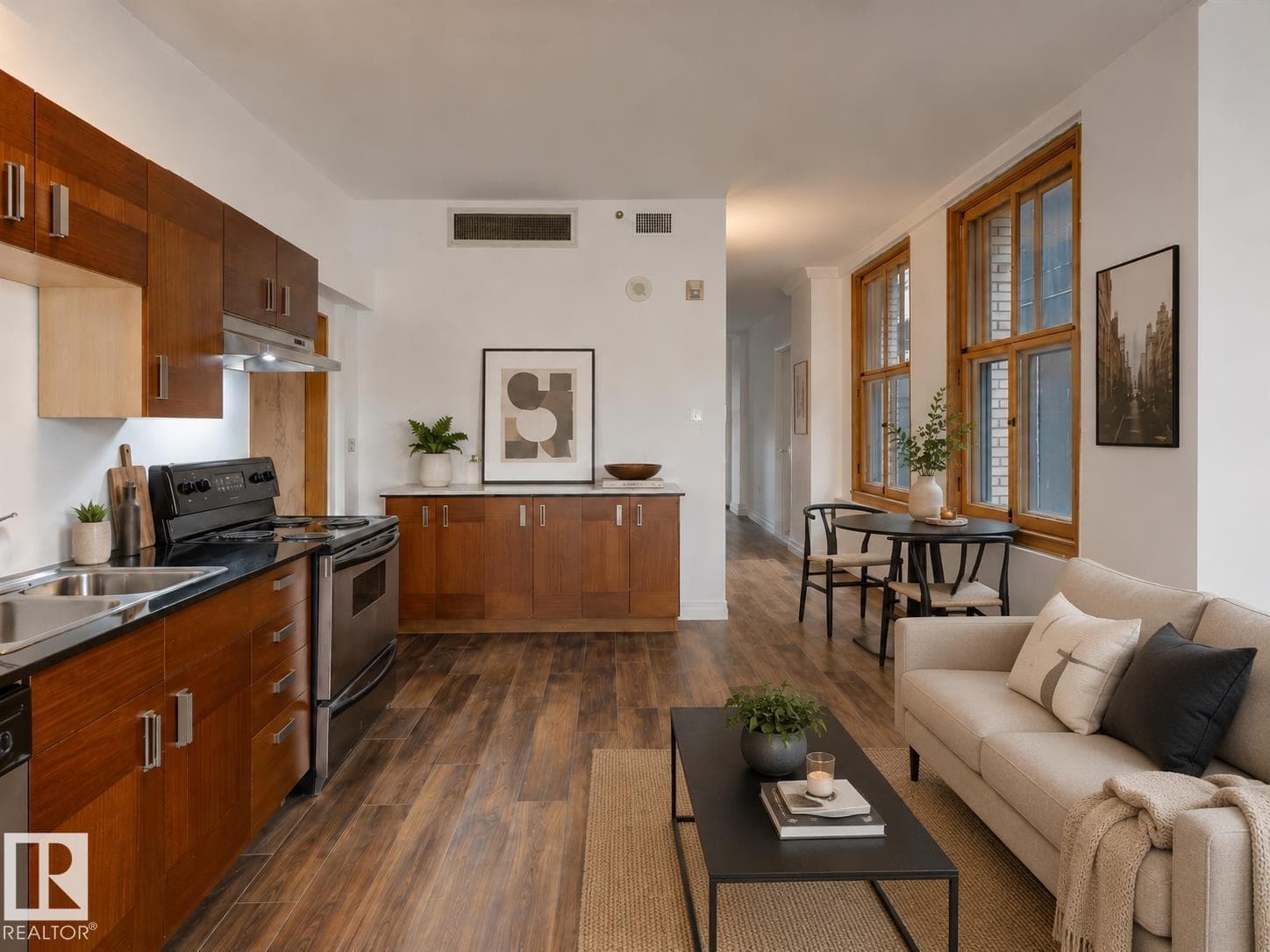 #210 10134 100 ST NW