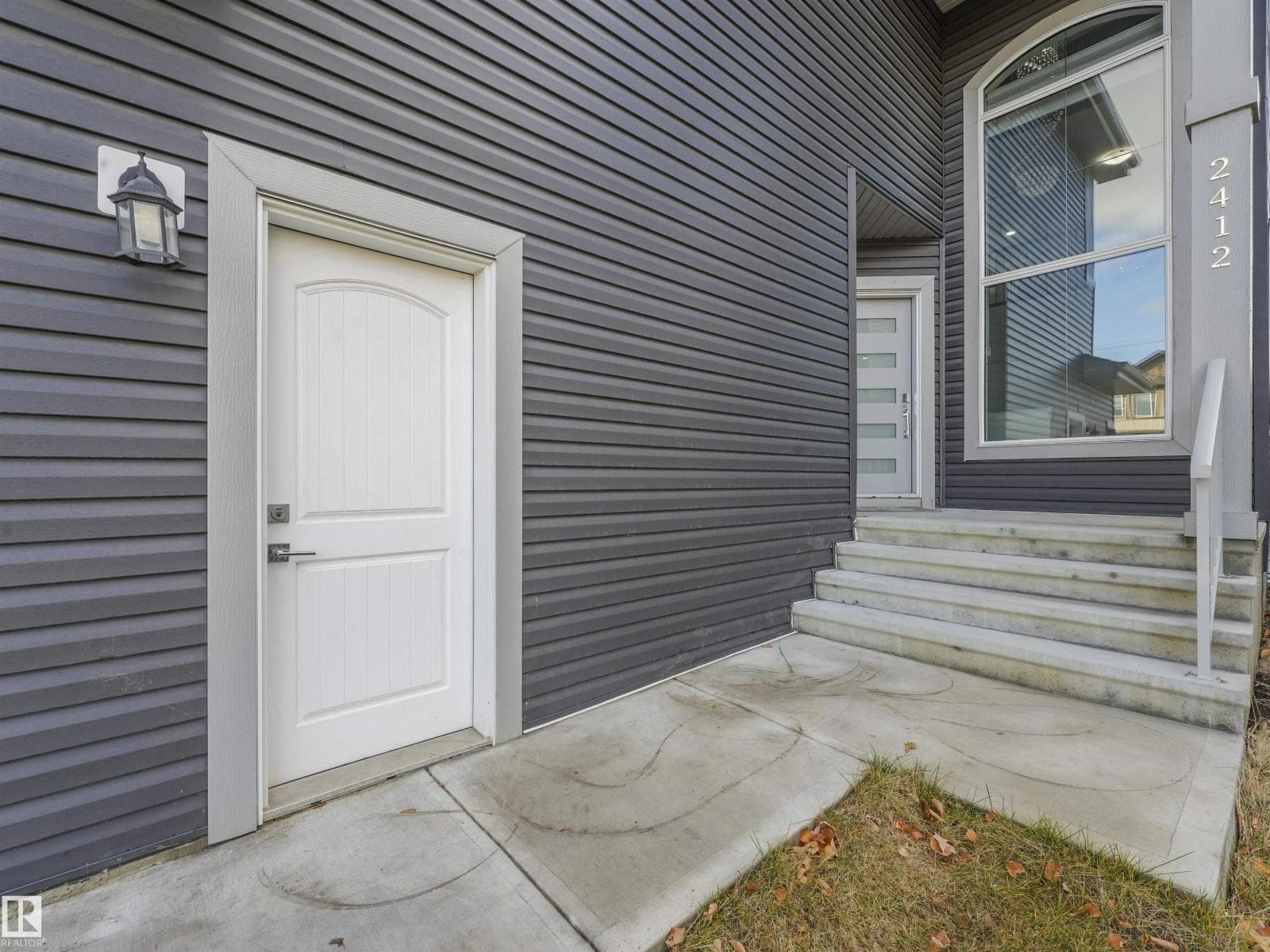 2412 14 AV NW — photo 5