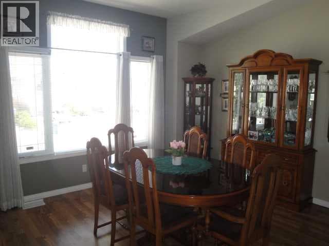 94 Heritage Lane W — photo 3