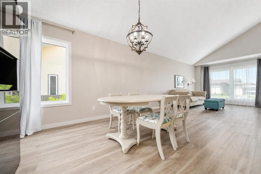 11 Taylor Crescent SE — photo 5