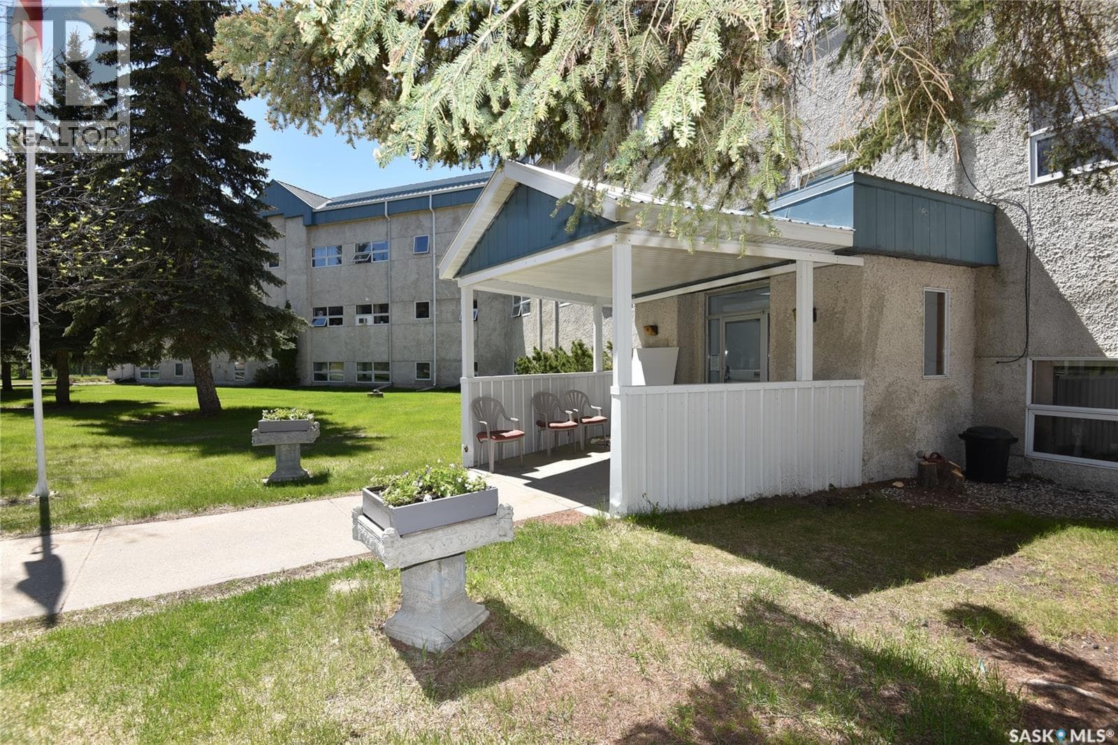111 102 Manor DRIVE