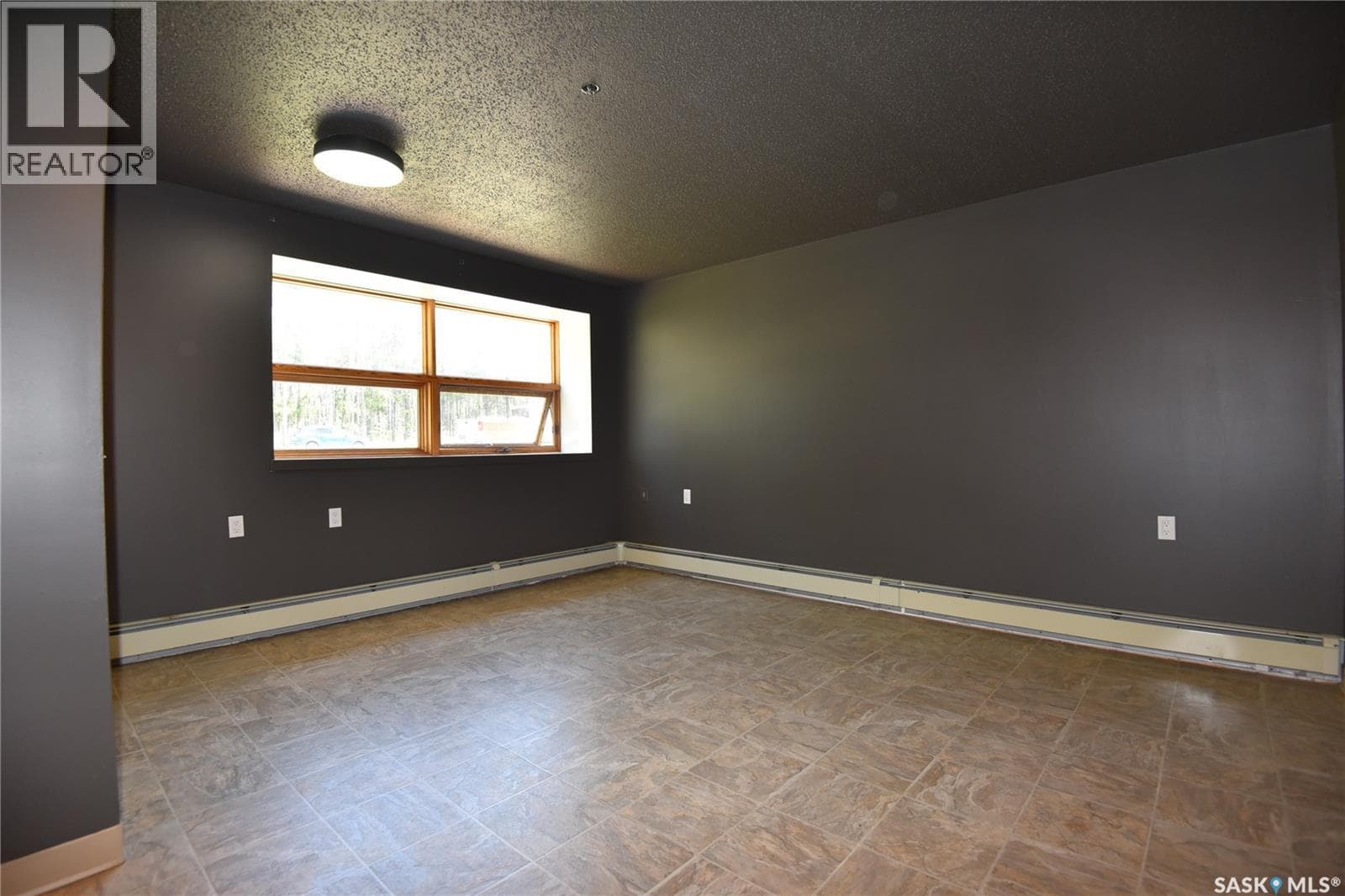111 102 Manor DRIVE — photo 2