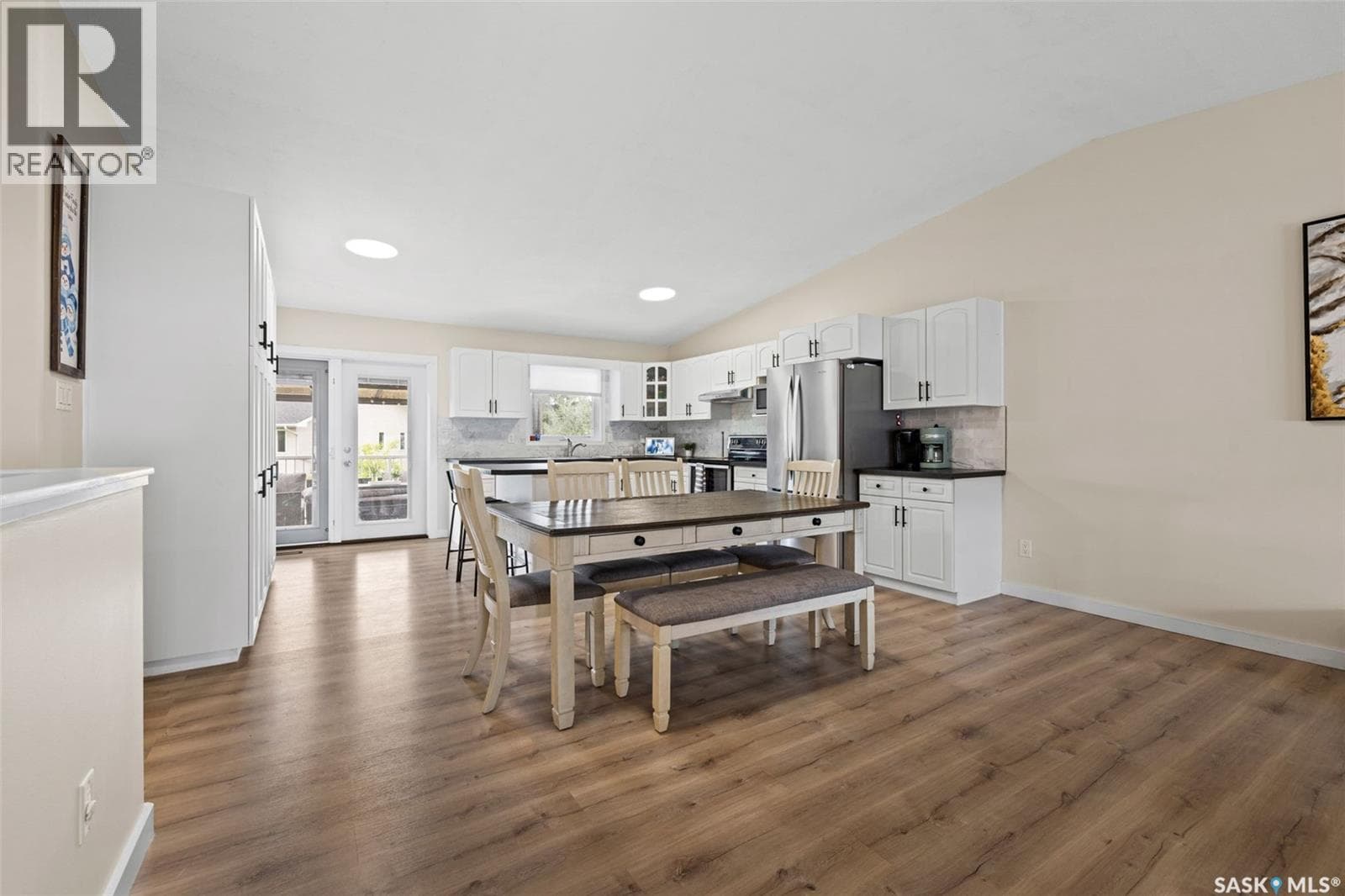 418 Hawkes STREET — photo 5