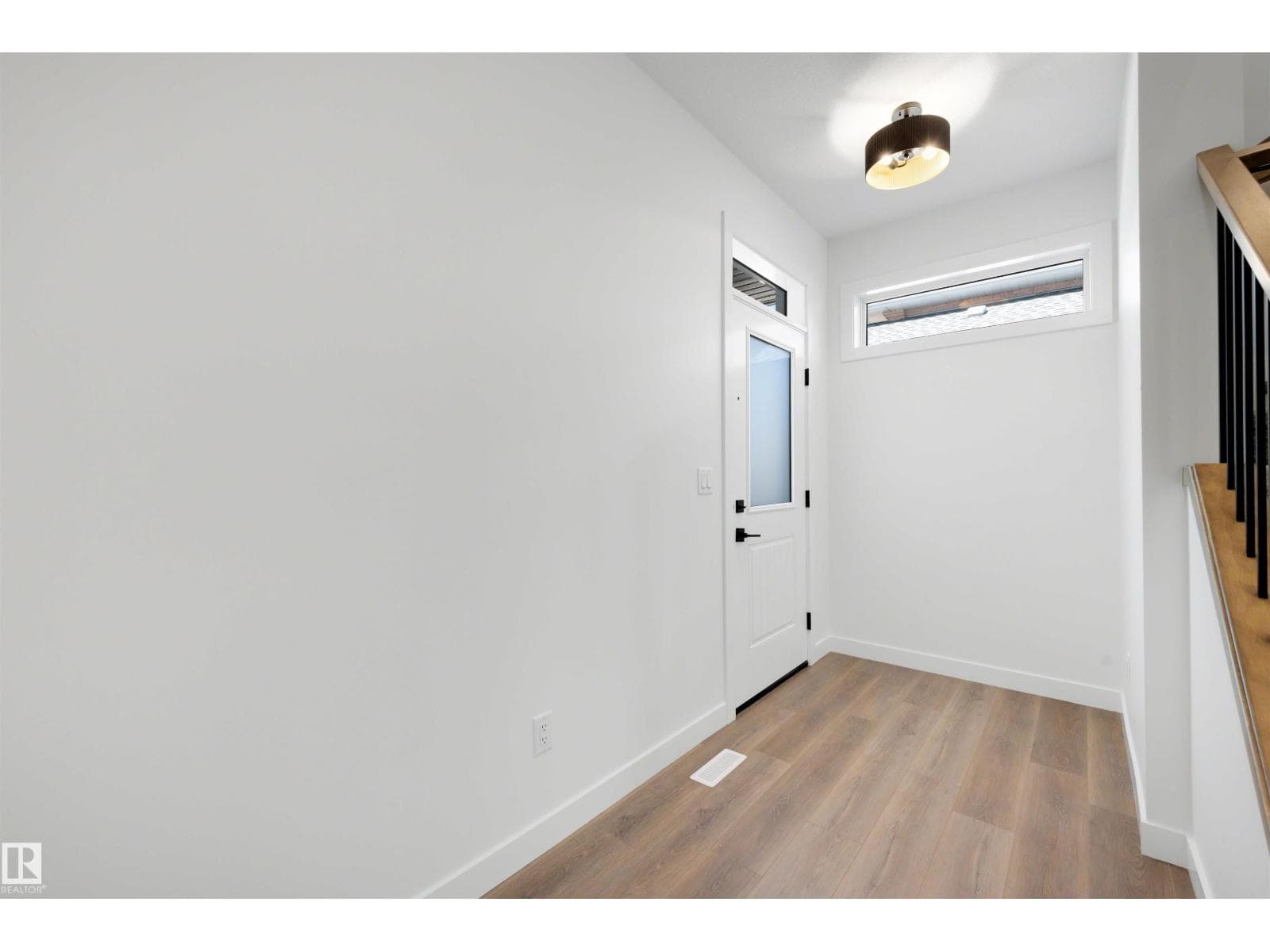 30 ELSINORE PL NW — photo 2