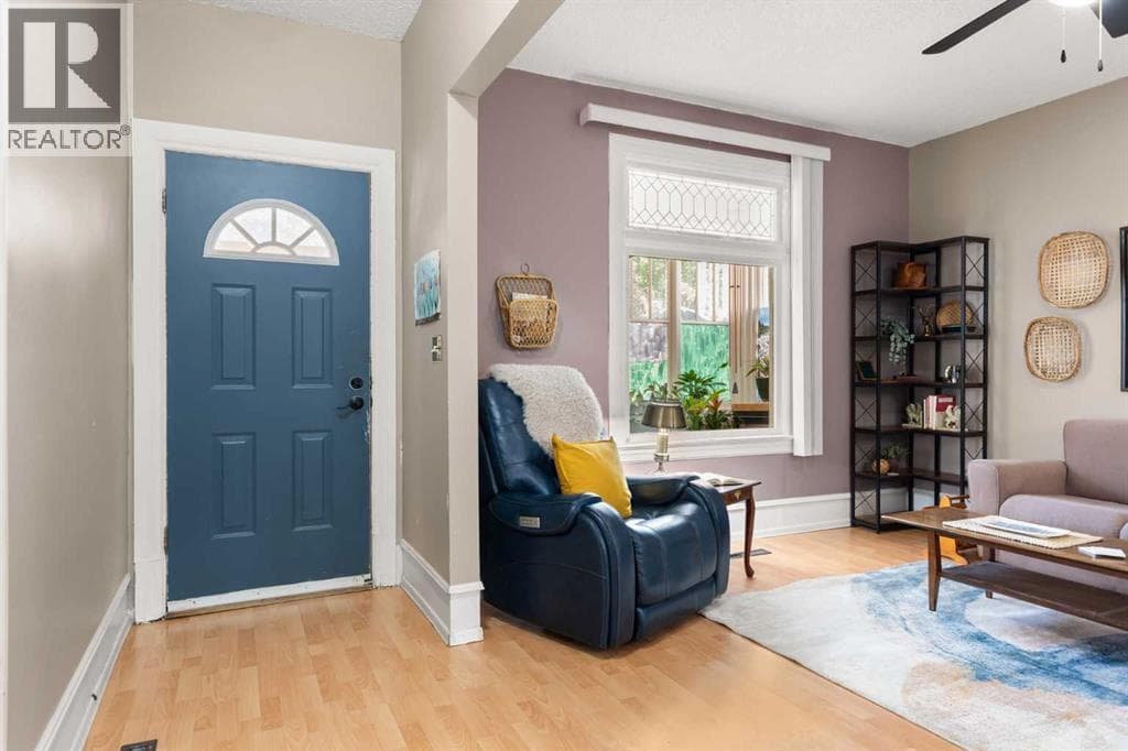 303 8 Street SE — photo 5