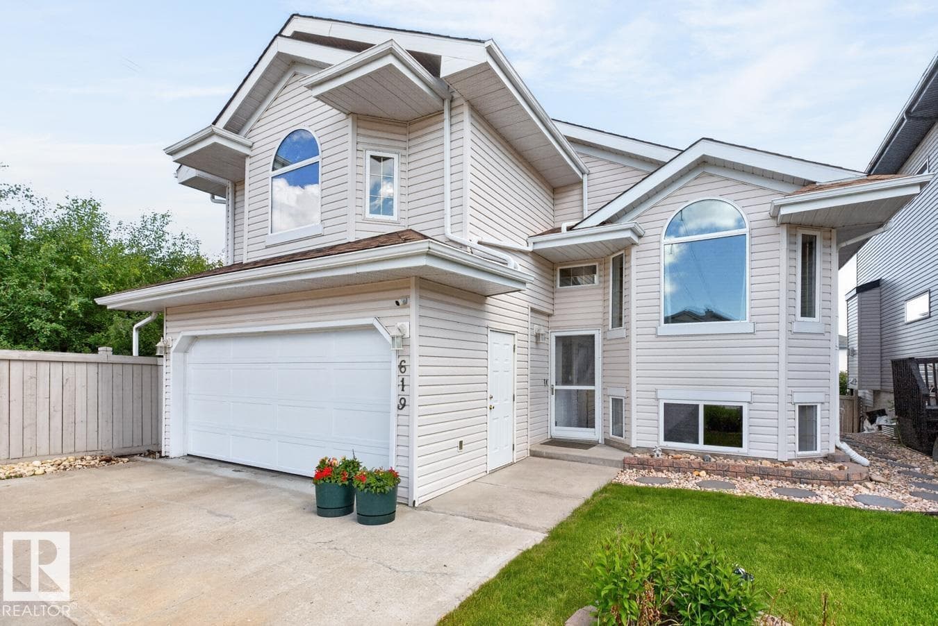 619 LAYTON CT NW