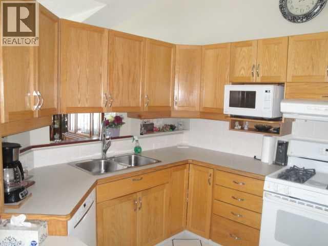 94 Heritage Lane W — photo 4