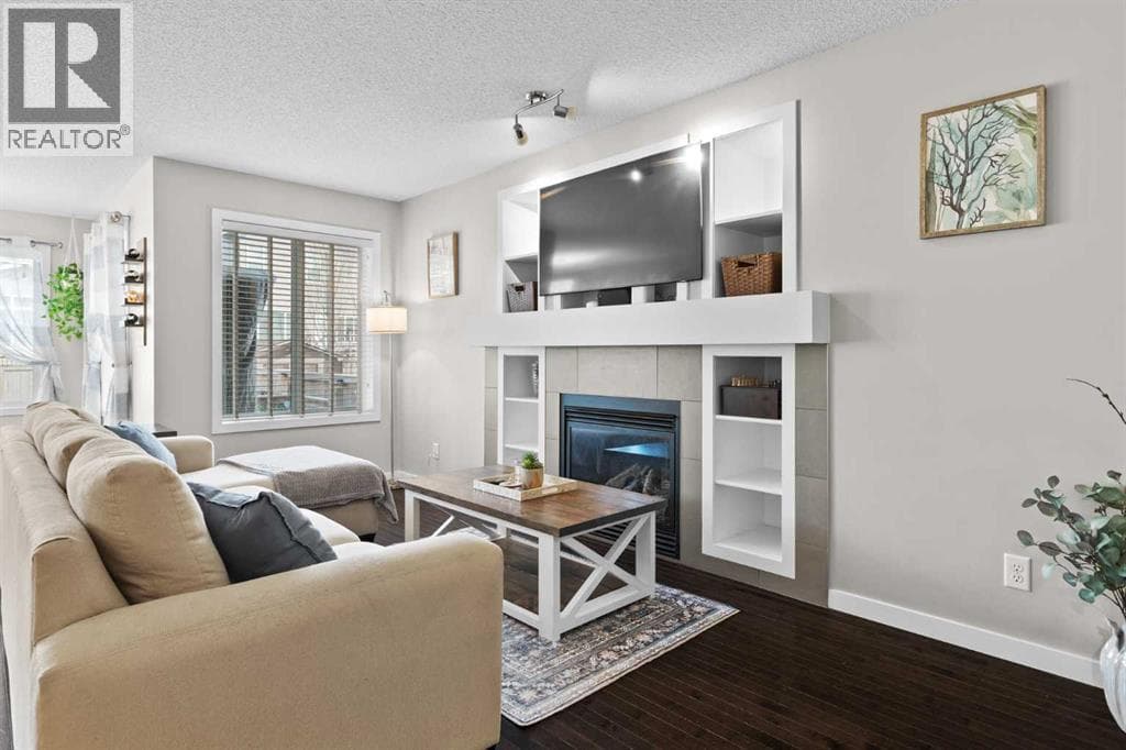 74 Hillcrest Street SW — photo 4