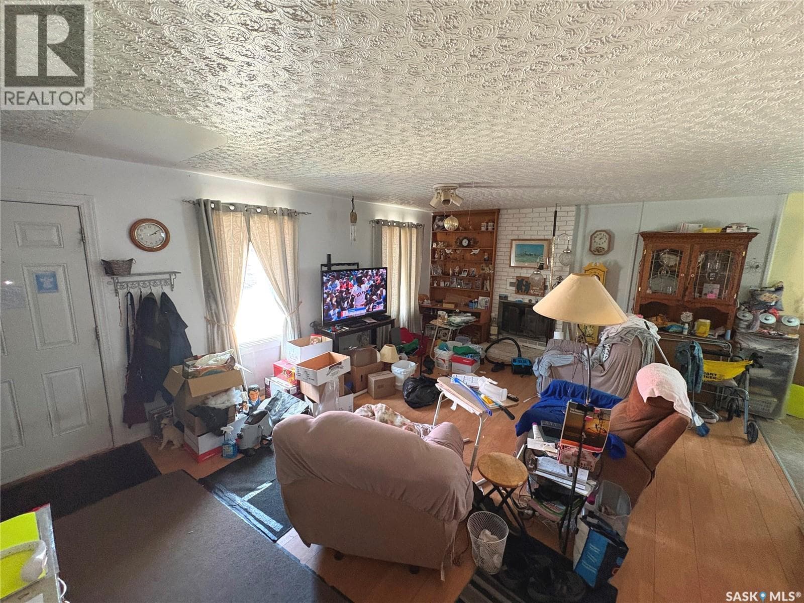 398 Broadway STREET E — photo 2