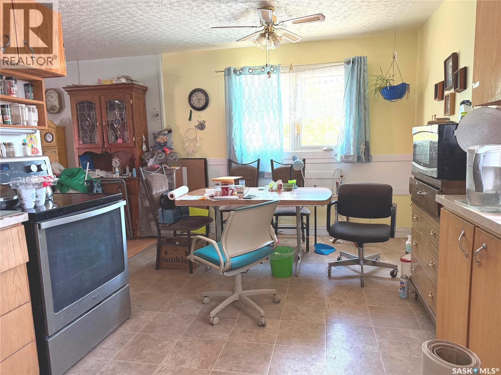 398 Broadway STREET E — photo 4
