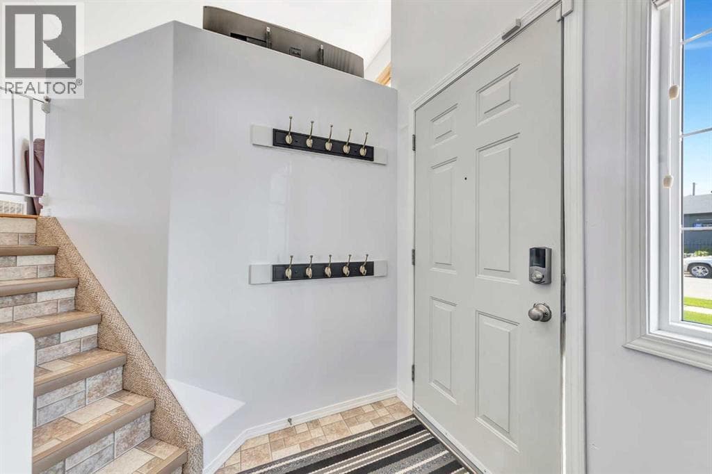 1505 49 Avenue — photo 3