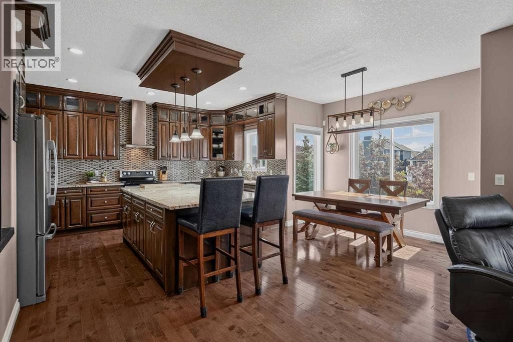 1798 Baywater Street SW — photo 2