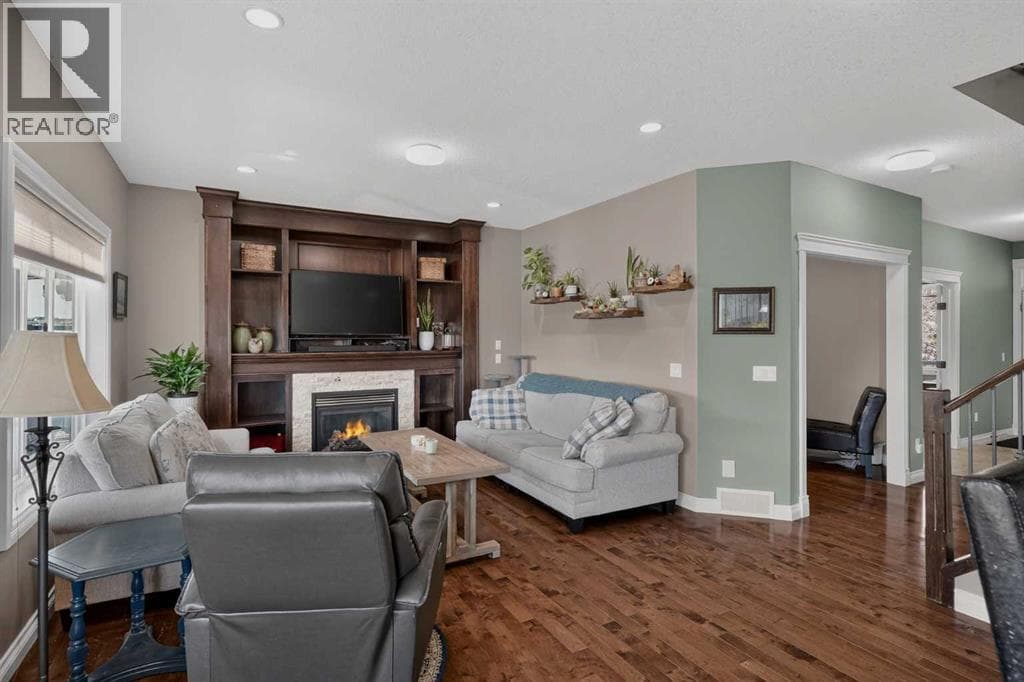 1798 Baywater Street SW — photo 3
