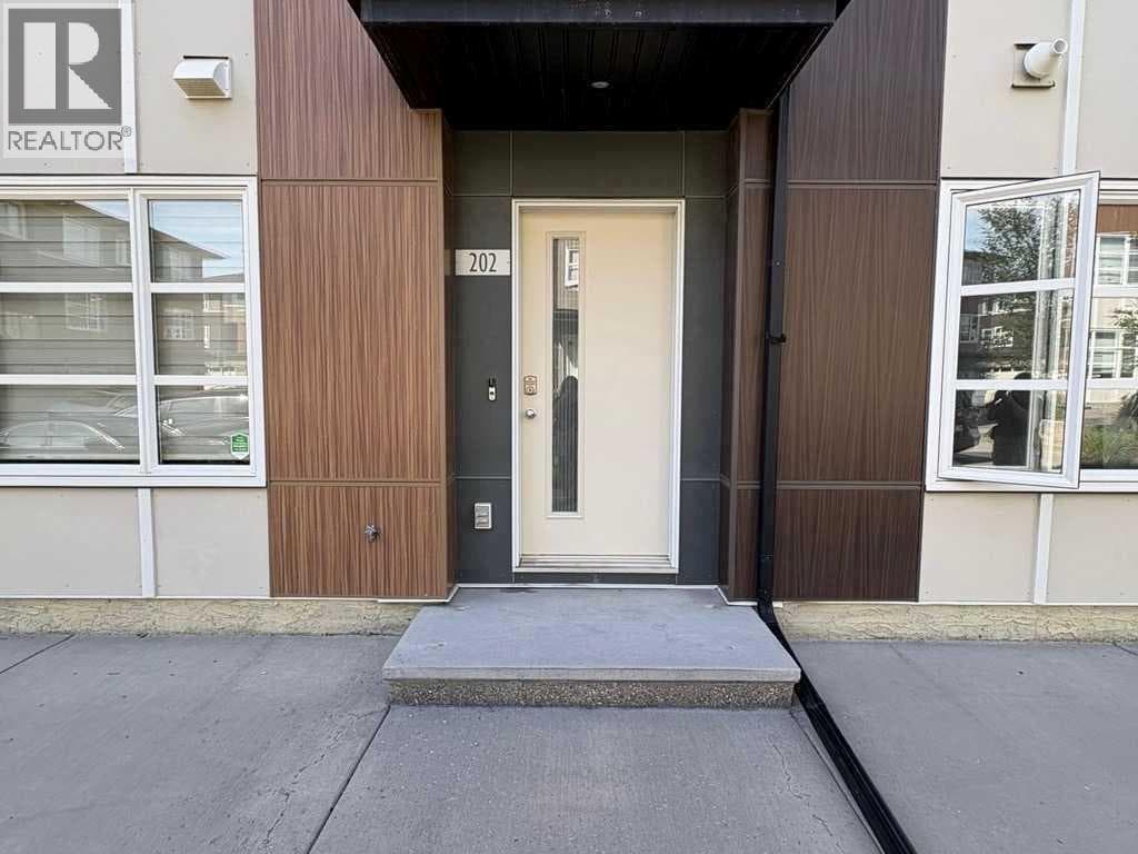 202 EVANSRIDGE Park NW — photo 2
