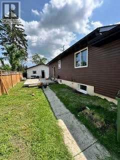 4421 40A Avenue — photo 3