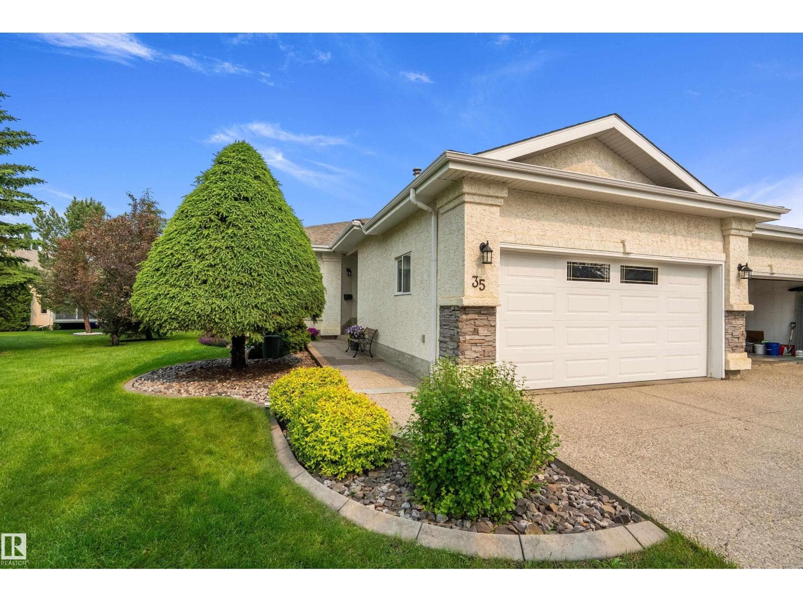 35 LONGVIEW PL