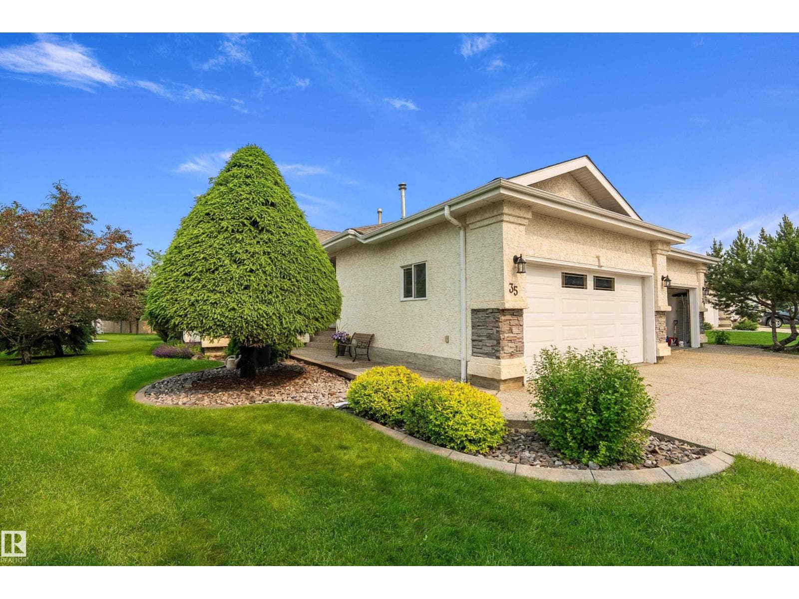 35 LONGVIEW PL — photo 2