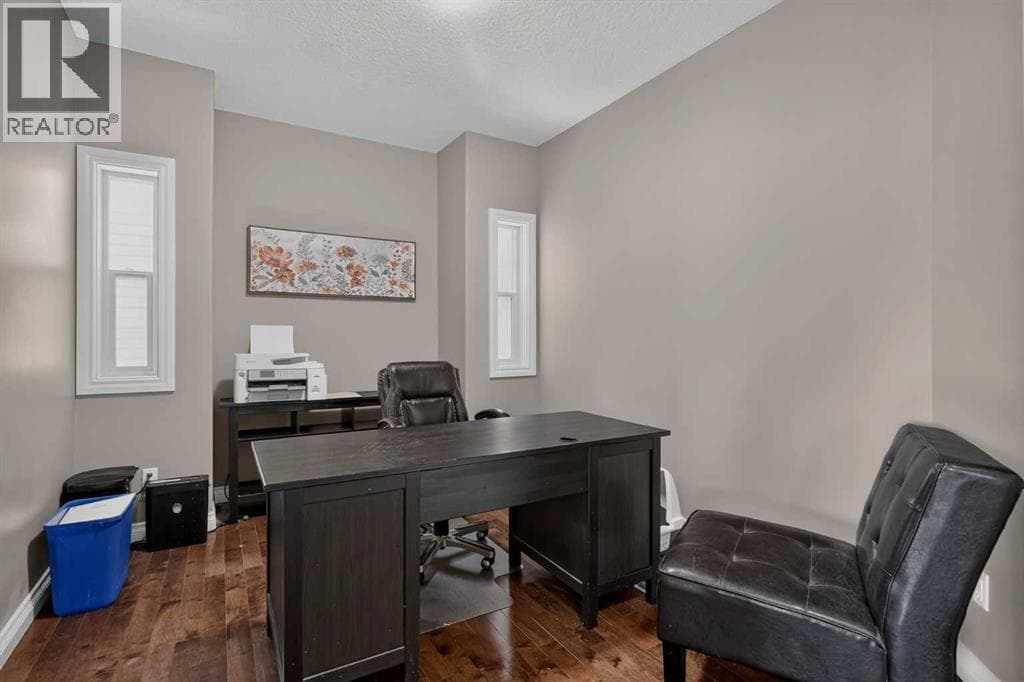 1798 Baywater Street SW — photo 5