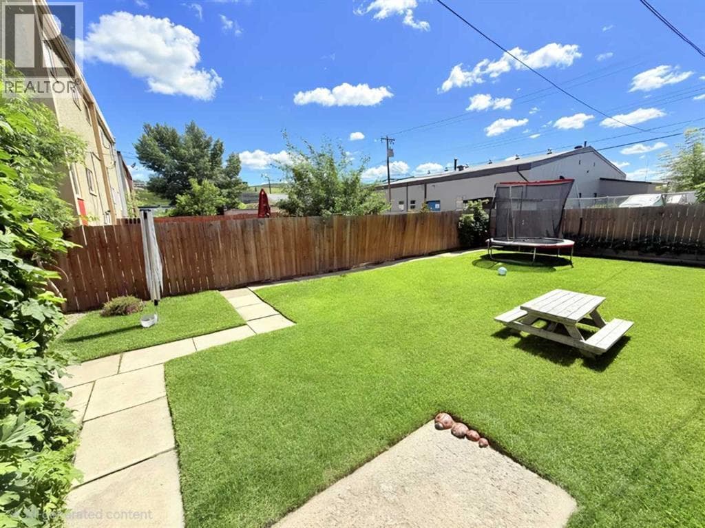 9517 89 Avenue — photo 2