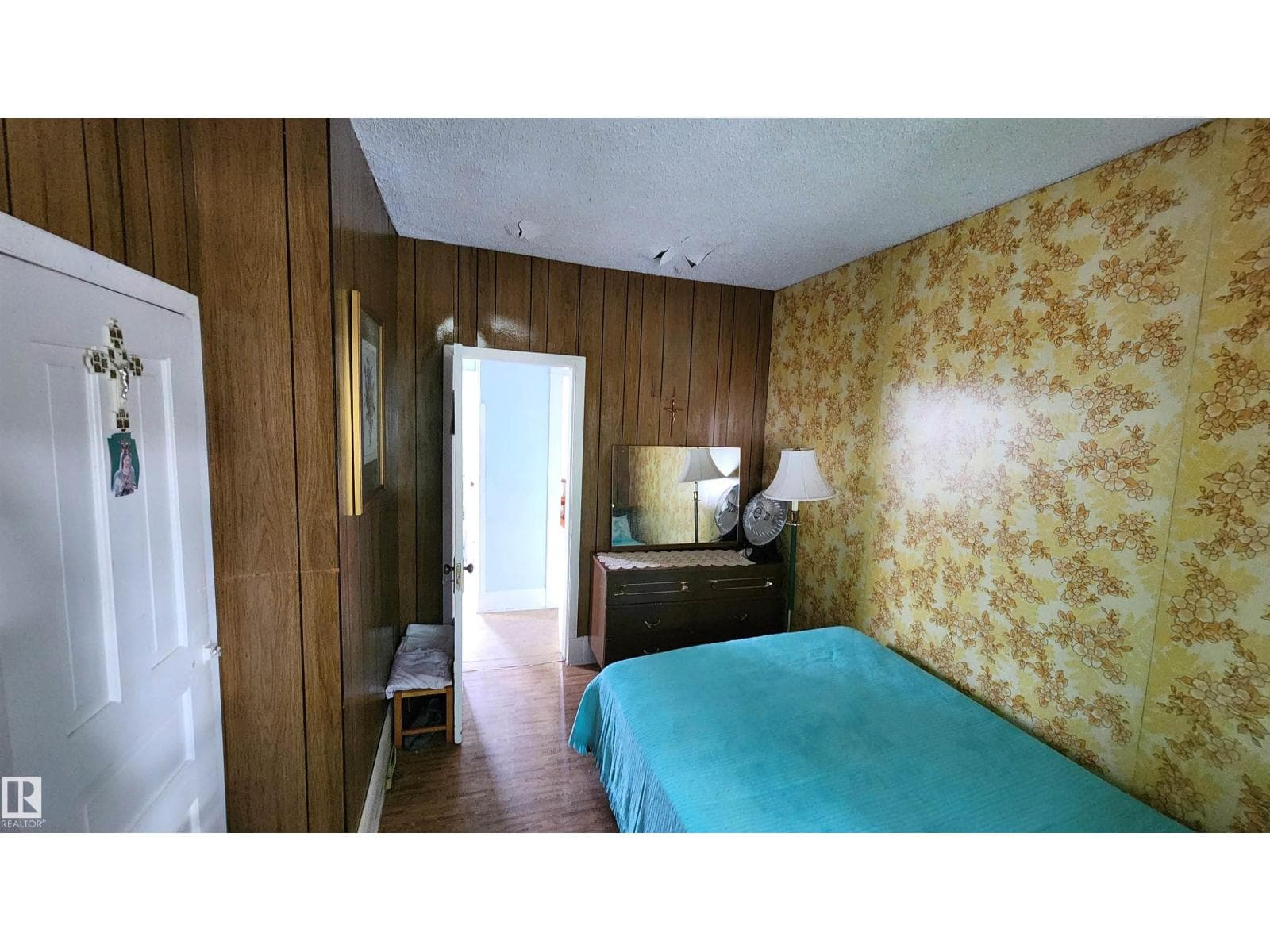 9522 110 AV NW NW — photo 5