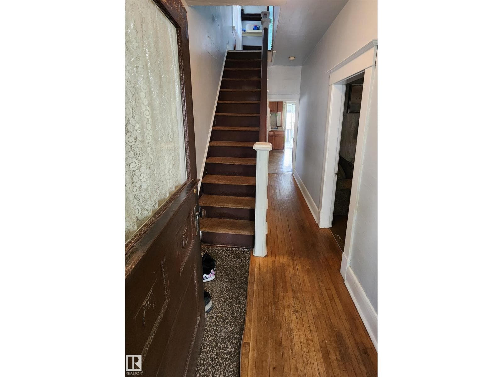 9522 110 AV NW NW — photo 2