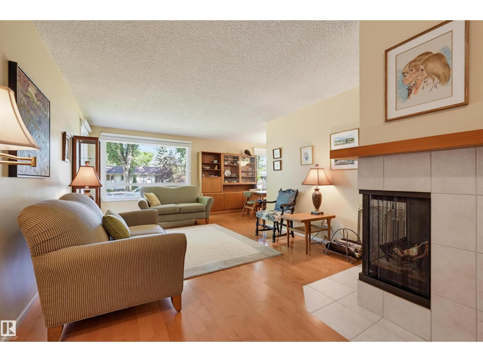 9247 148 ST NW — photo 4
