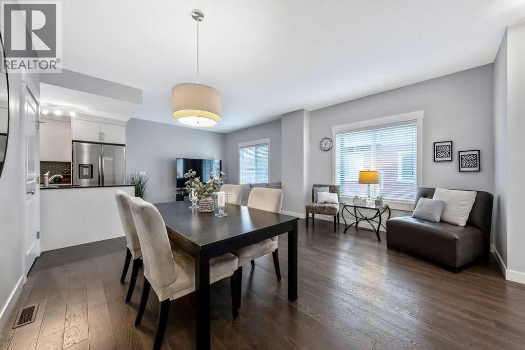 22 West Coach Manor SW — photo 2