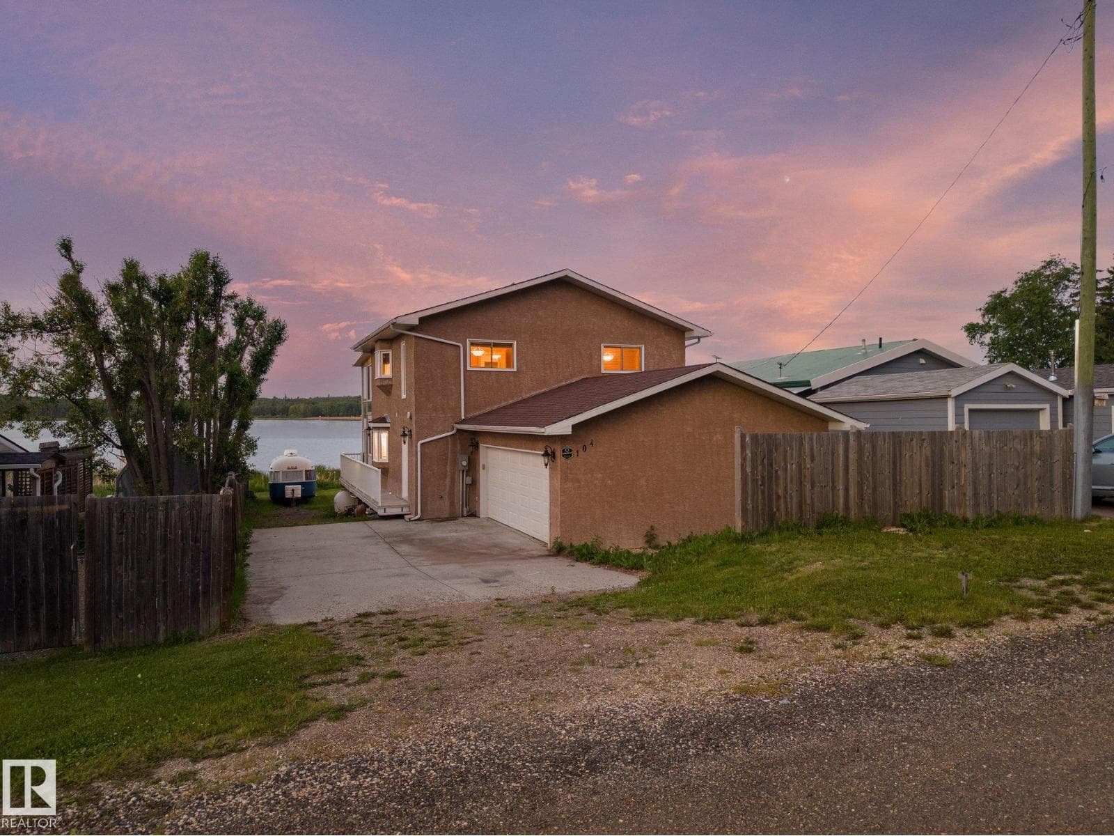 104 BAYVIEW DR — photo 3