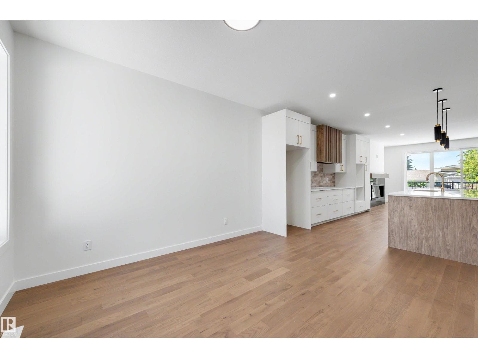 39 ELSINORE PL NW — photo 5