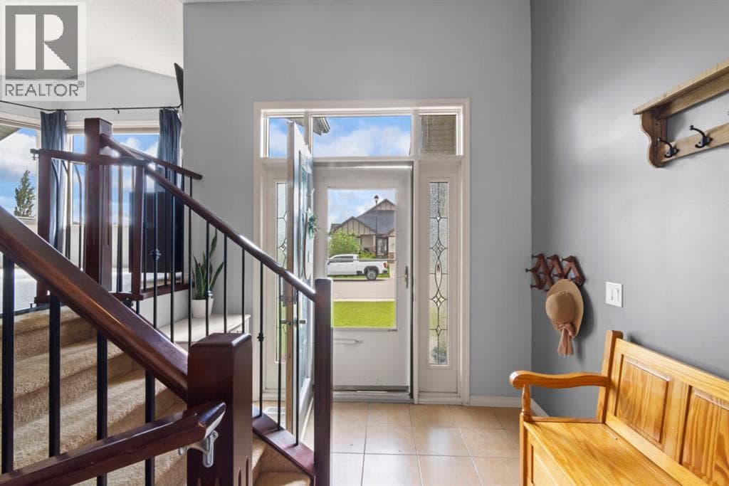 303 Railway Point SE — photo 3